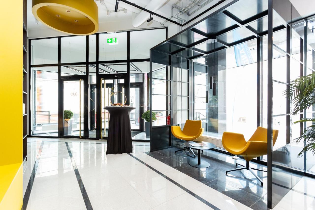 Golden In Center By Easyrentals *